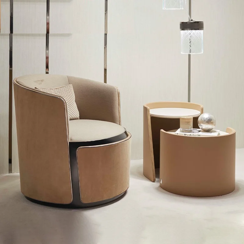 Taliansky prispôsobené modernej voľný čas stoličky často jediný kožený gauč a kreslo . ' - ' . 4