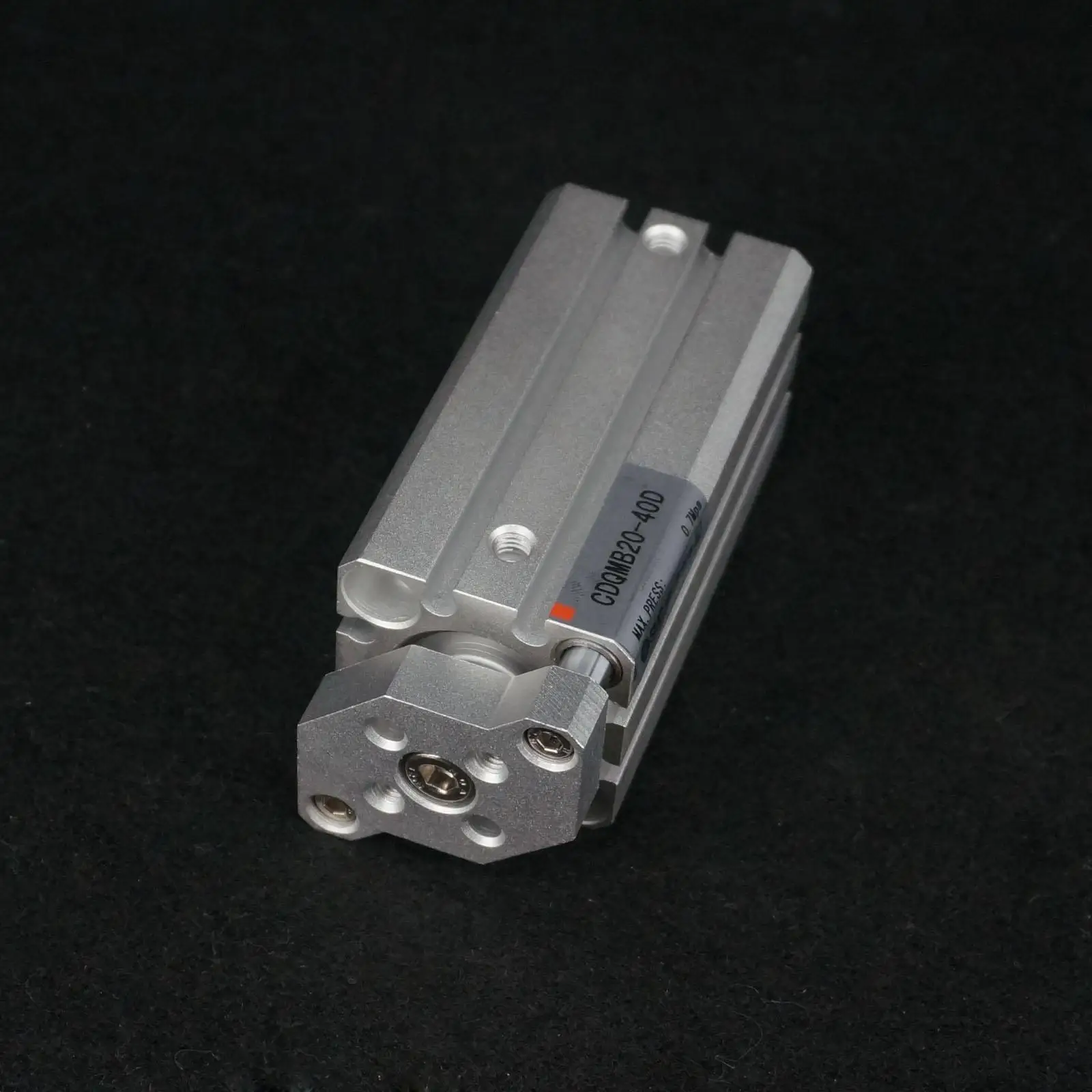 Vŕtania 20 mm Zdvih 40 mm Zabudovaný Magnet dvojčinné Sprievodca Rod CDQMB20-40 Kompaktný Valca . ' - ' . 0