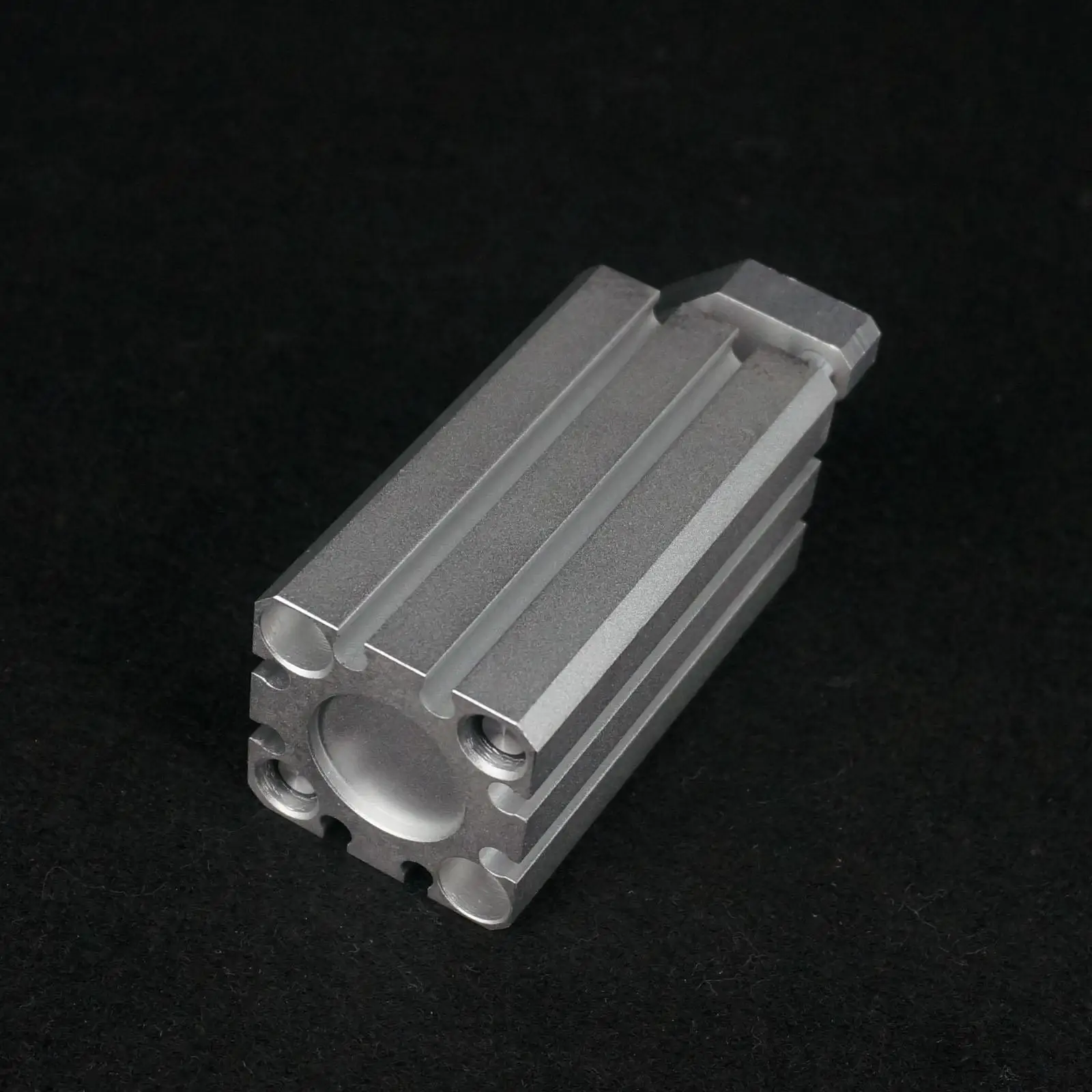 Vŕtania 20 mm Zdvih 40 mm Zabudovaný Magnet dvojčinné Sprievodca Rod CDQMB20-40 Kompaktný Valca . ' - ' . 2