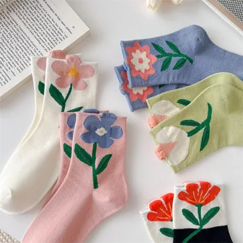 1 Pár Žien Tulipány Japončina Kórejčina Štýle Kreslených Kvet Candy Farby Harajuku Kawaii Polovice Trubice Ponožky Priedušná Bežné Krátke Sox